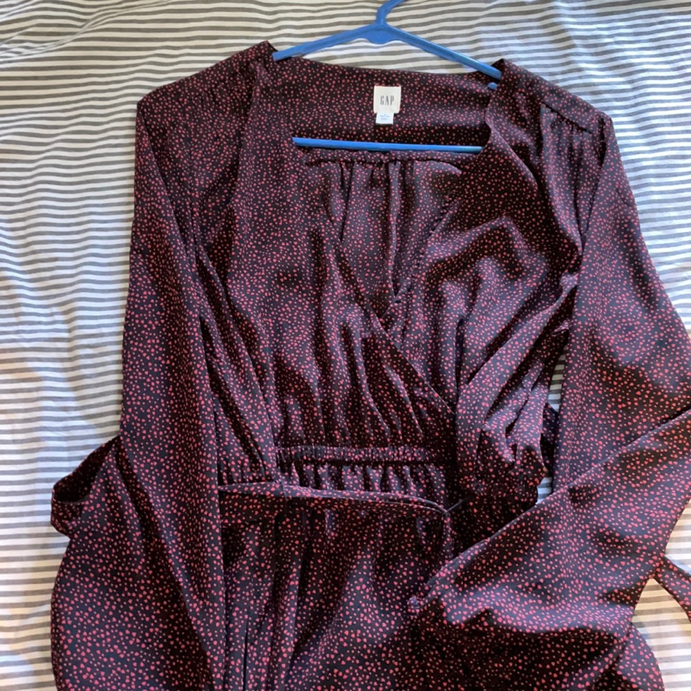 Almost brand new heart patterend wrap dress